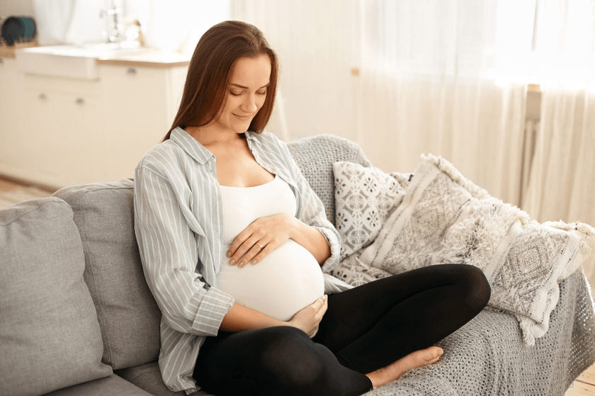 Regular rest will help a pregnant woman to relieve back pain in the lumbar region