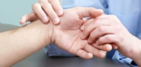Diagnosis of pain in the joints of the fingers